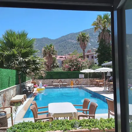 Turunc Barbaros 公寓式酒店 3*